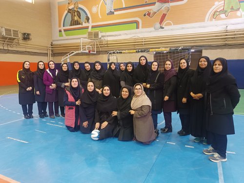 بانوان اول اول