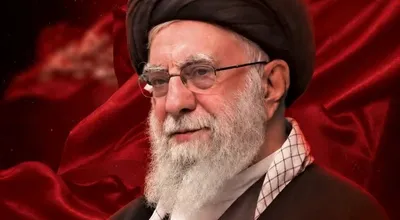 خامنه ای قهرمان