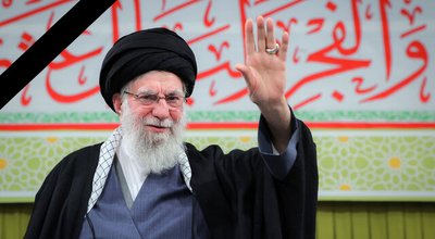 امام خامنه ای سوم